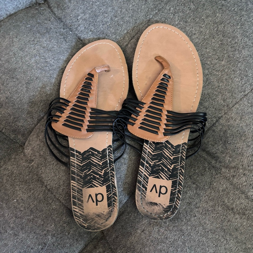Dolce Vita Gabby Tong Sandal